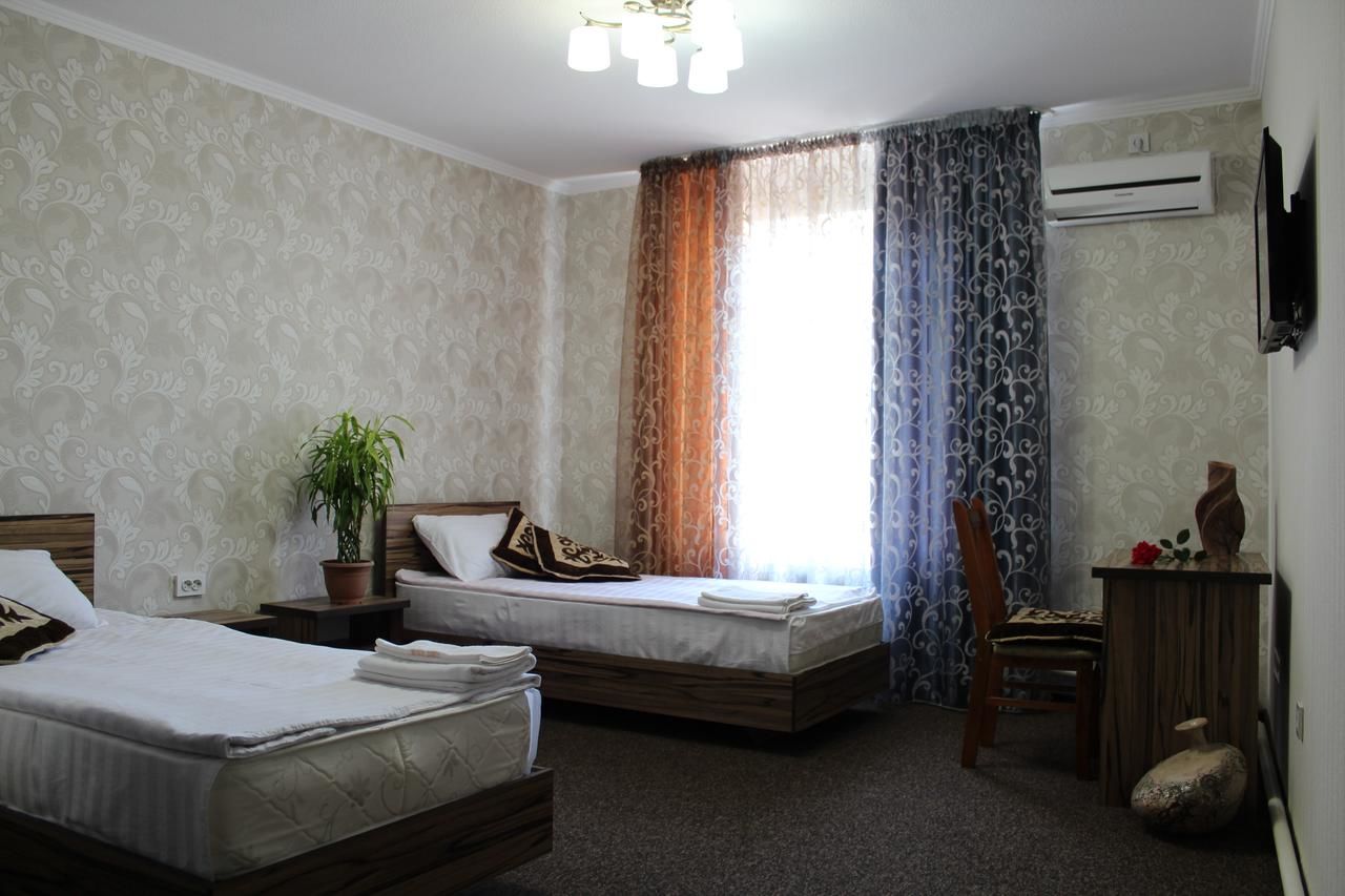 Отель Hotel Kausar Бишкек