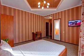Отель Hotel Kausar Бишкек Одноместный номер с душем-3