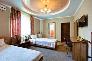 Отель Hotel Kausar Бишкек Стандартный двухместный номер с 1 кроватью или 2 отдельными кроватями-8