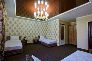 Отель Hotel Kausar Бишкек Стандартный трехместный номер-6