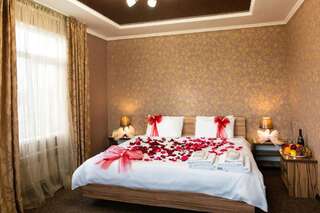 Отель Hotel Kausar Бишкек Стандартный двухместный номер с 1 кроватью или 2 отдельными кроватями-16